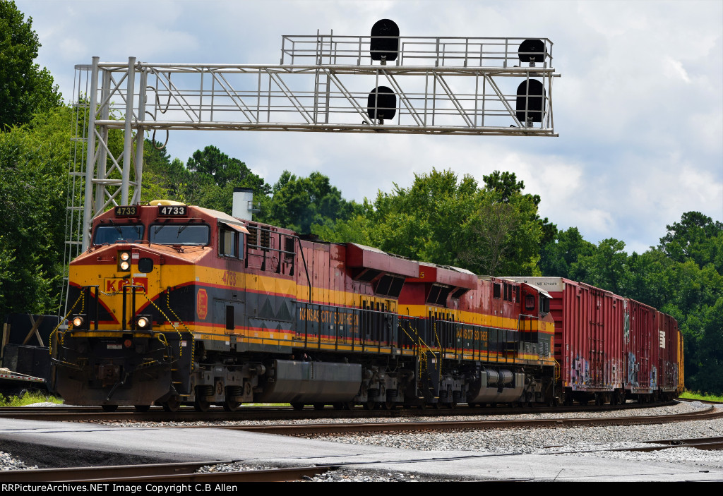 KCSM Power on an NS Freight